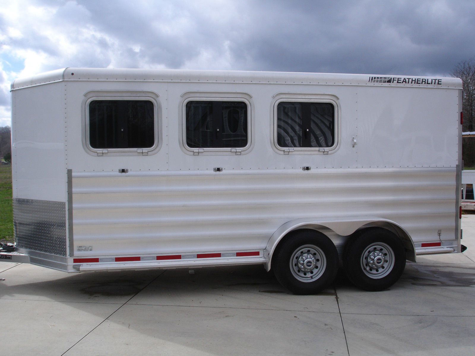 Trailer photograph 7