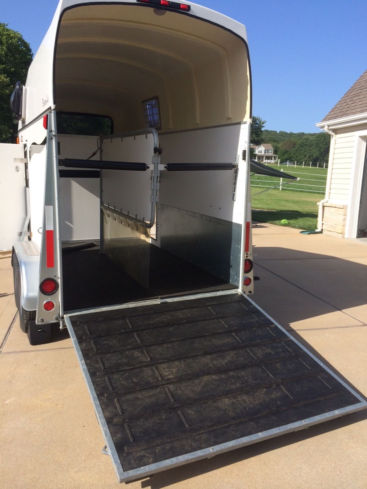 Trailer photograph 4