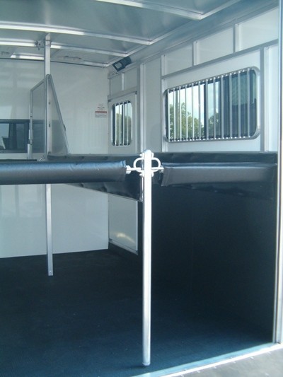 Trailer photograph 7