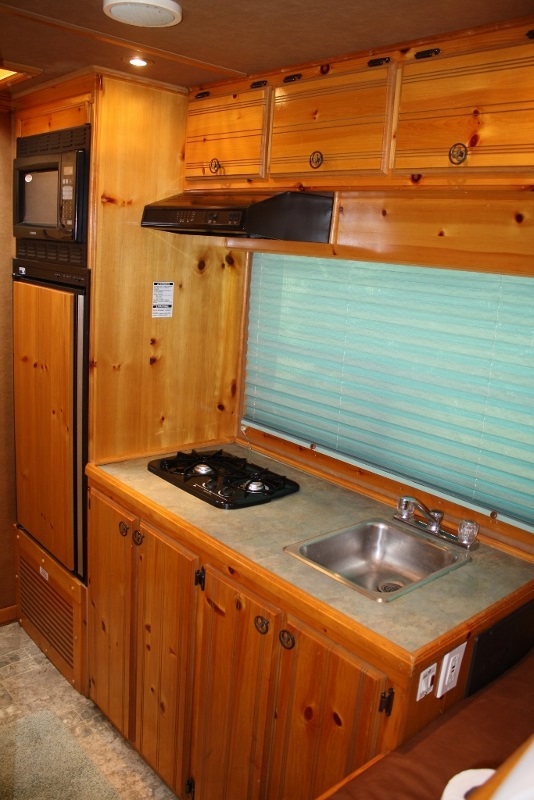 Trailer photograph 12