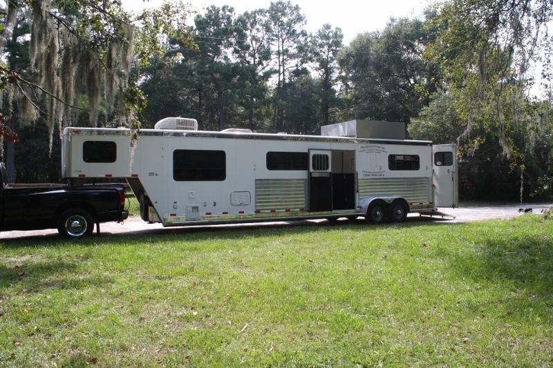 Trailer photograph 2