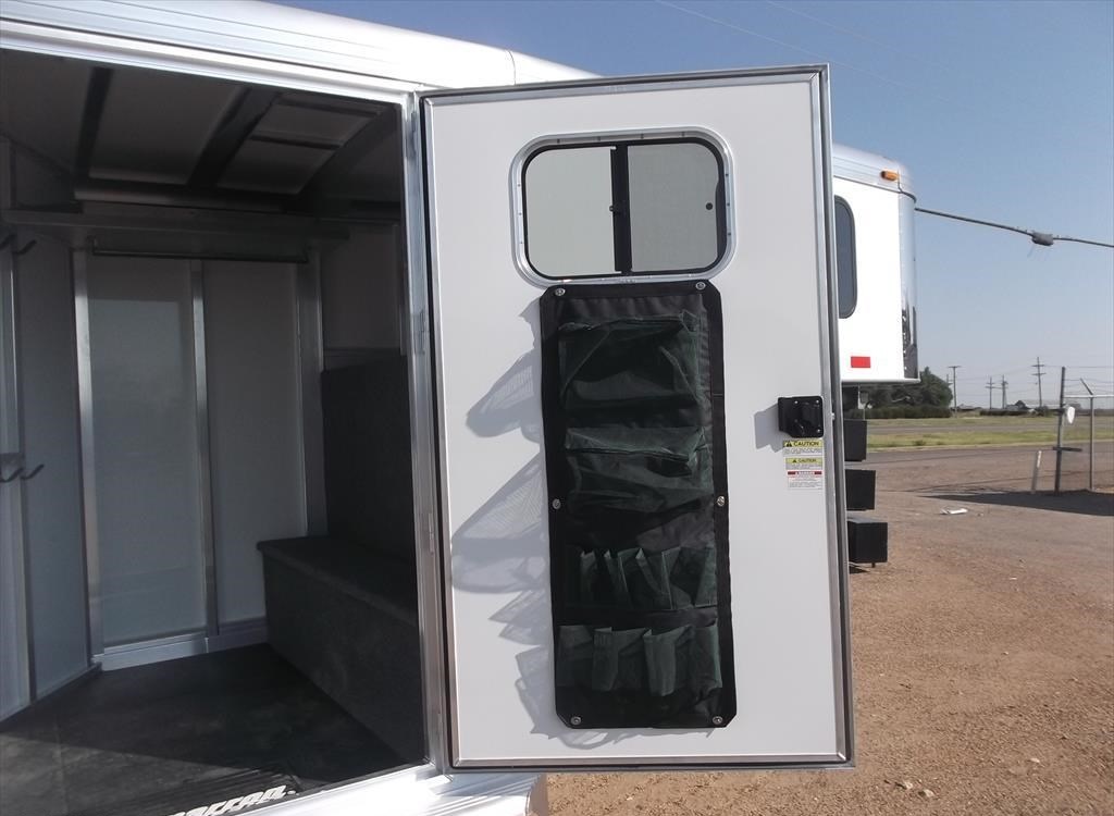 Trailer photograph 4