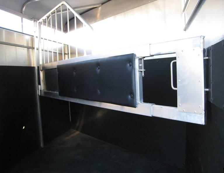 Trailer photograph 11