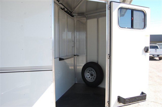 Trailer photograph 6