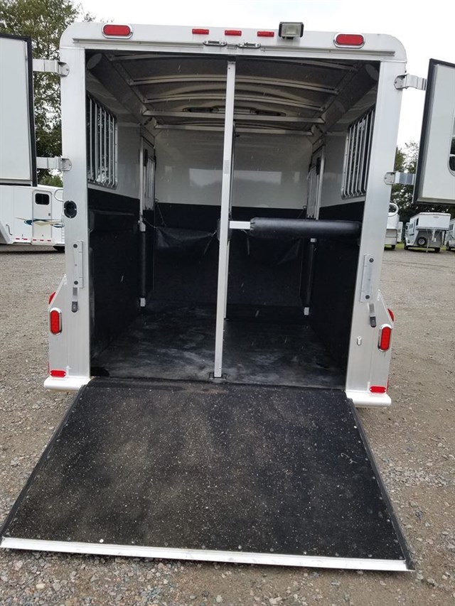 Trailer photograph 15
