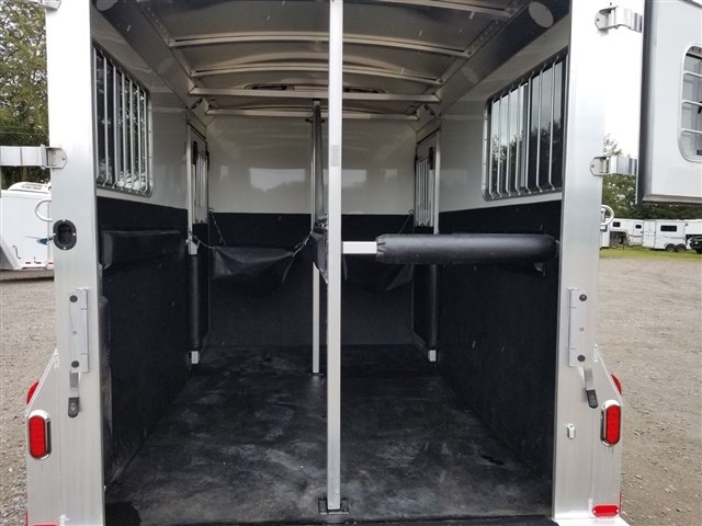 Trailer photograph 8